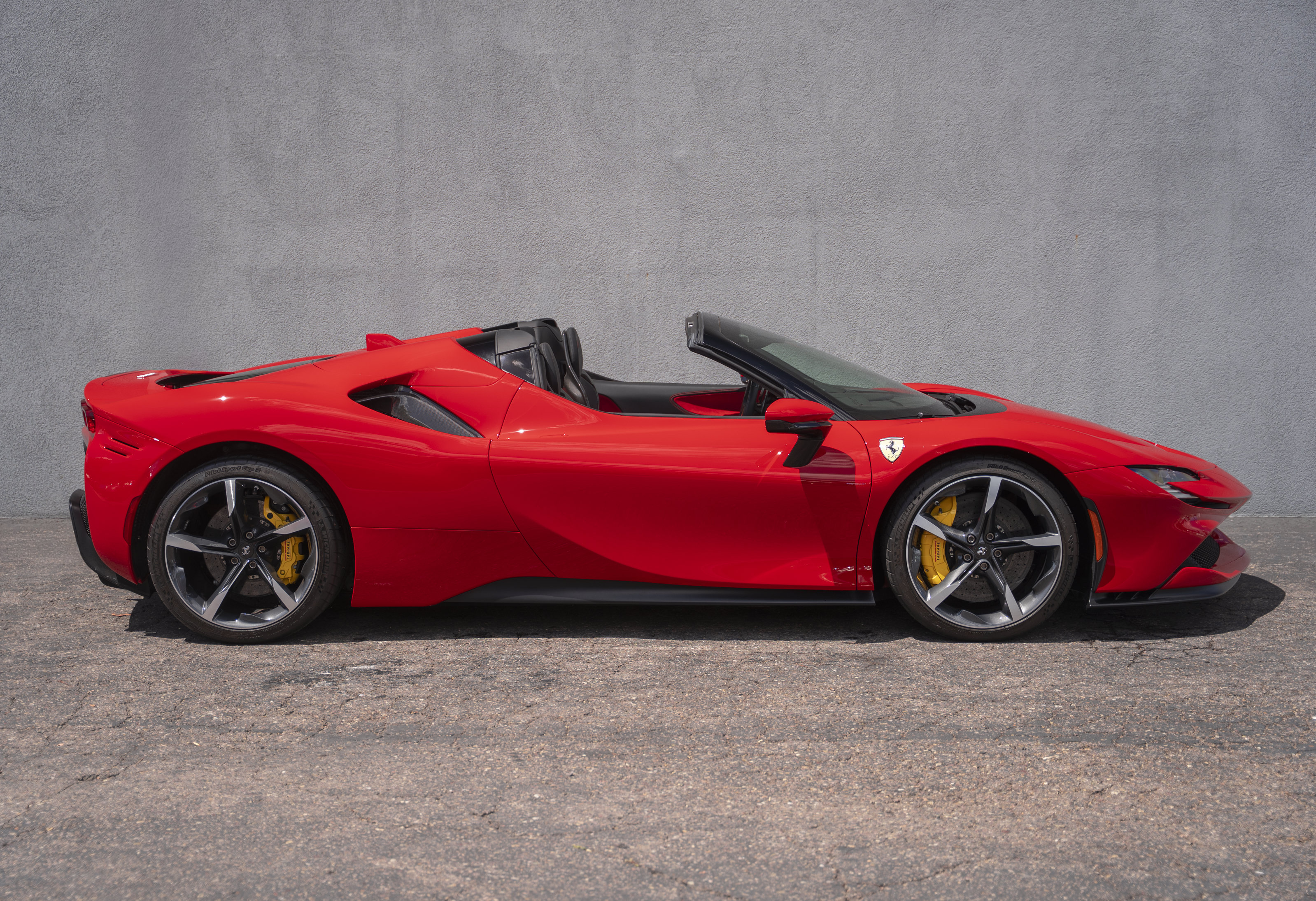 Used 2022 Ferrari SF90 Spider AWD/4WD image 7
