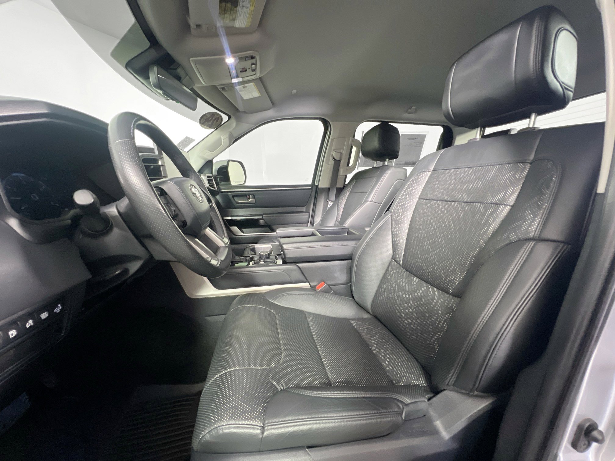 Used 2024 Toyota Tundra Limited AWD/4WD image 14