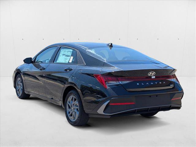 New 2025 Hyundai Elantra Blue image 9