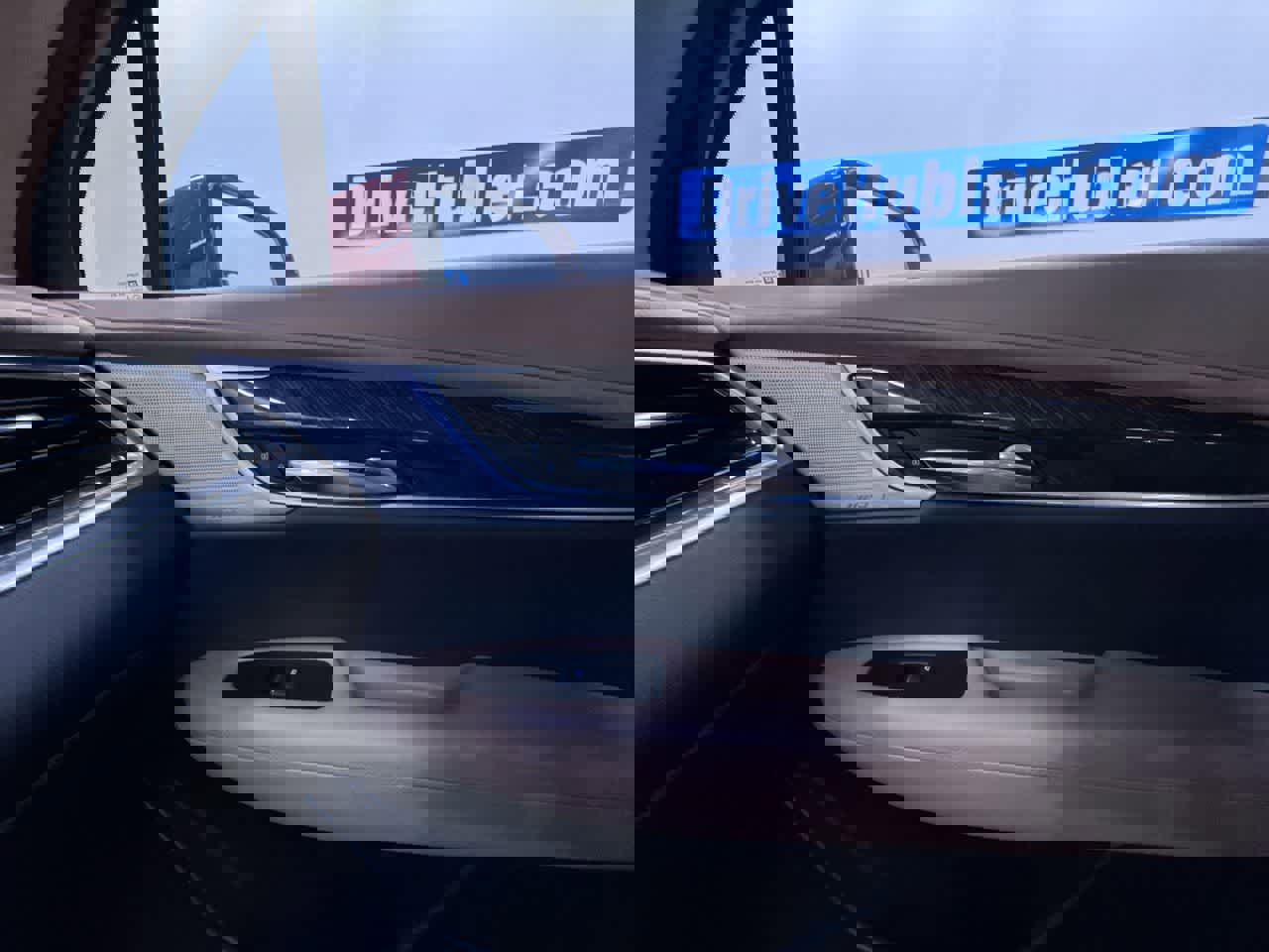 Used 2024 Cadillac XT6 Sport w/ Platinum Package image 35