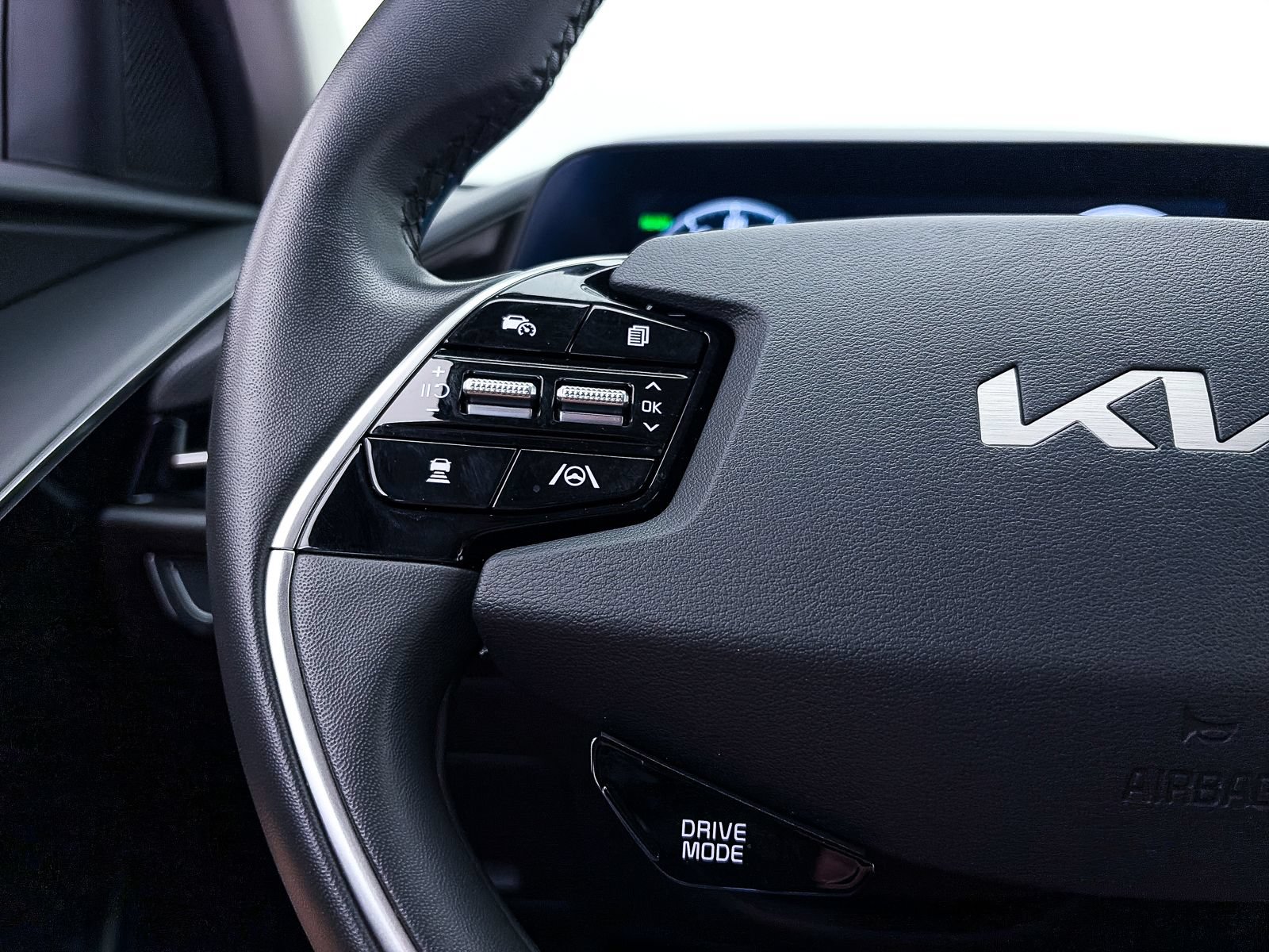 Certified 2024 Kia Niro Wind FWD image 31