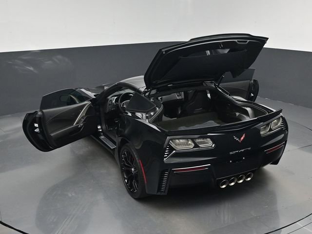 Used 2015 Chevrolet Corvette Z06 w/ 3LZ Preferred Equipment Group RWD image 30