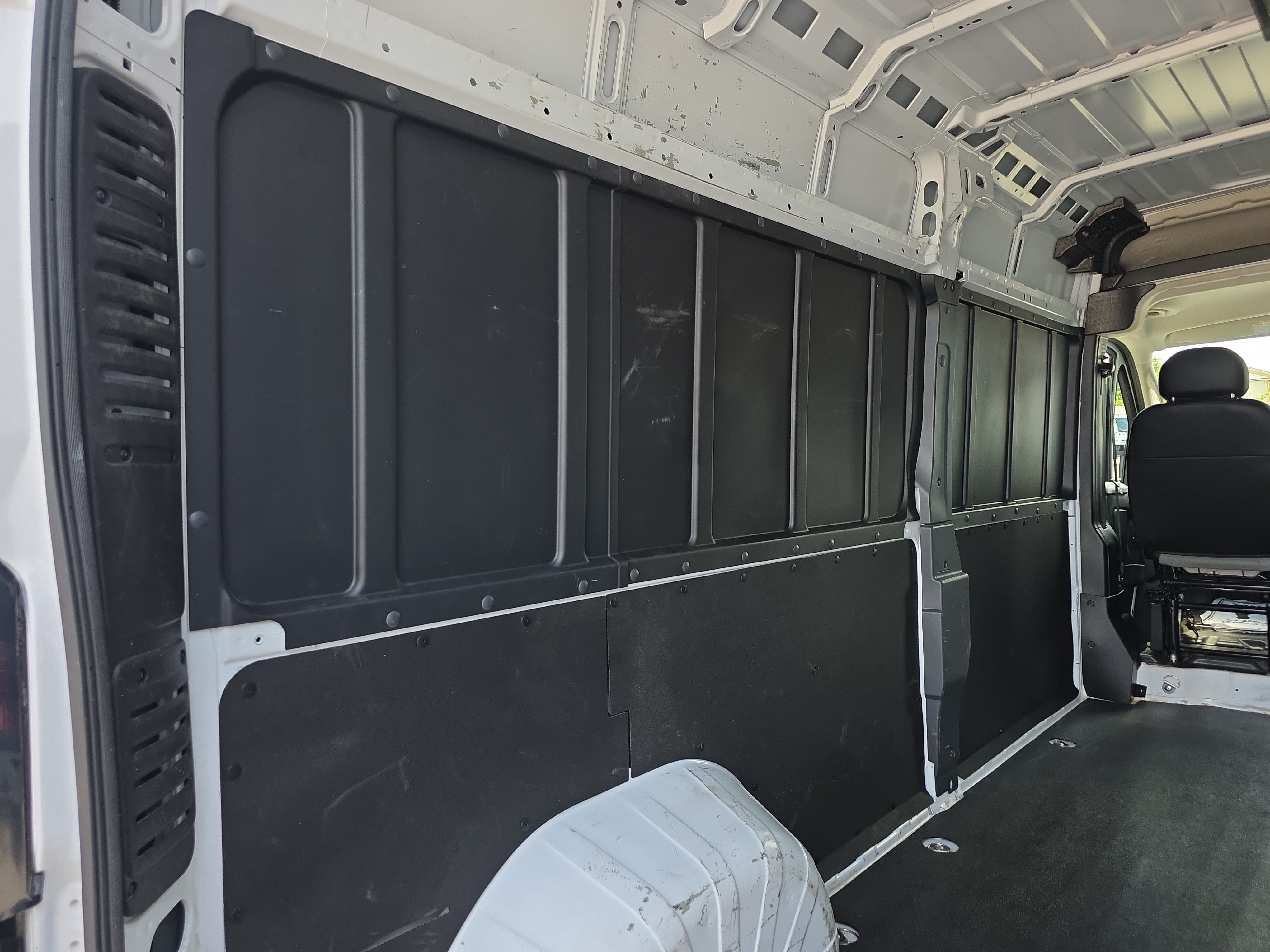 Used 2025 RAM ProMaster 2500 w/ Convenience Group FWD image 14