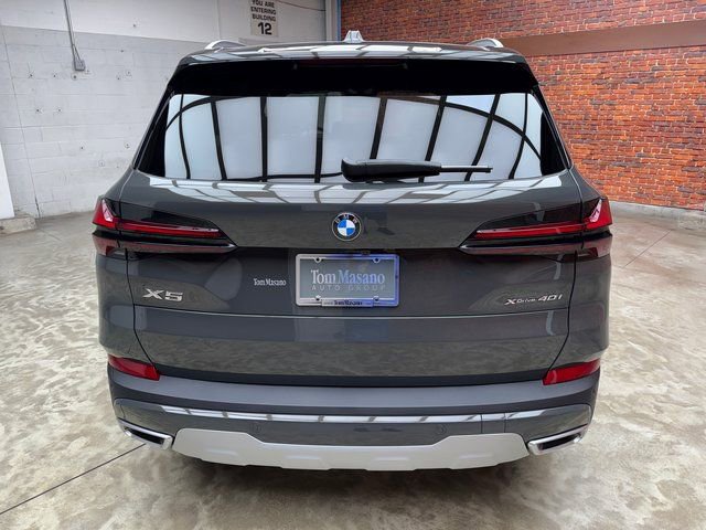 Used 2026 BMW X5 xDrive40i w/ Climate Comfort Package image 4
