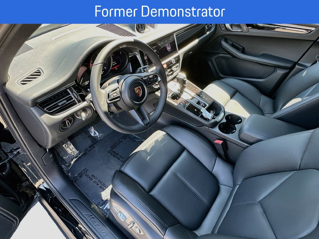 New 2026 Porsche Macan AWD/4WD image 4