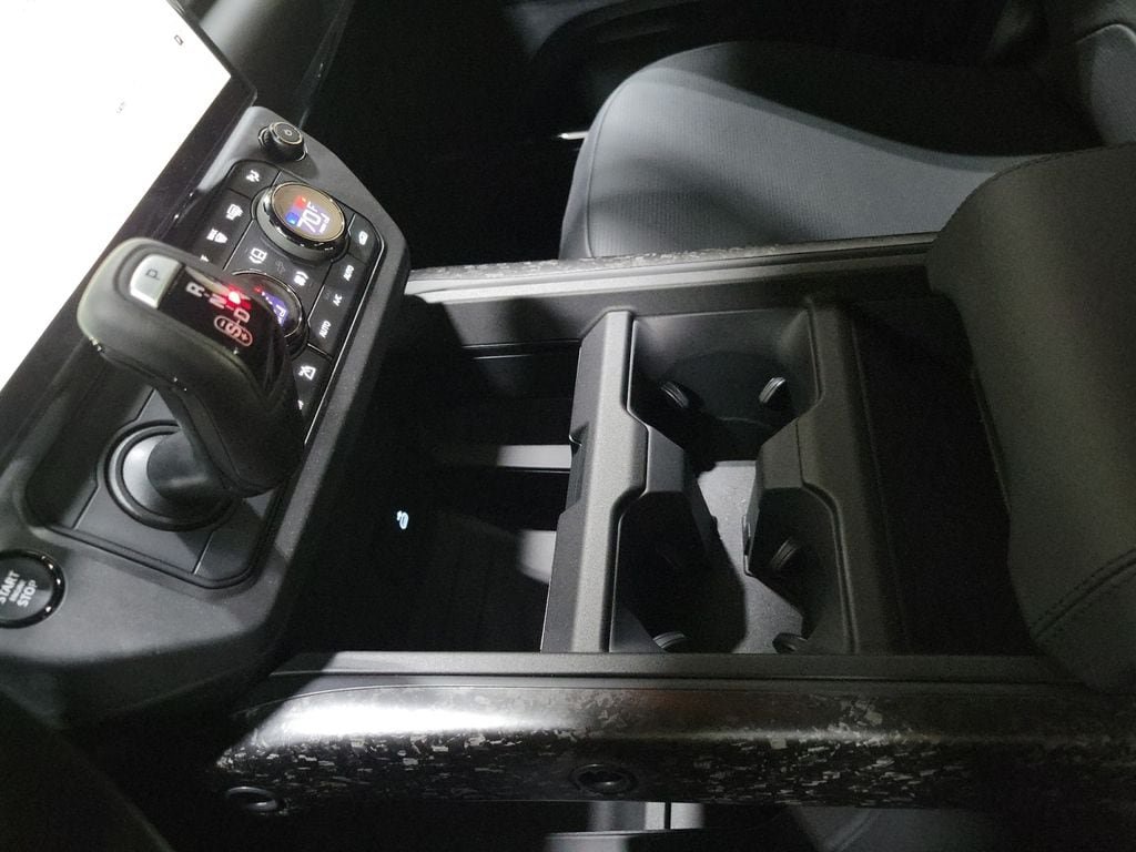 New 2026 Land Rover Defender 110 OCTA AWD/4WD image 20