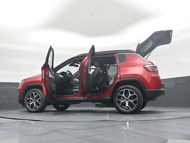 Used 2025 Jeep Compass Limited image 53