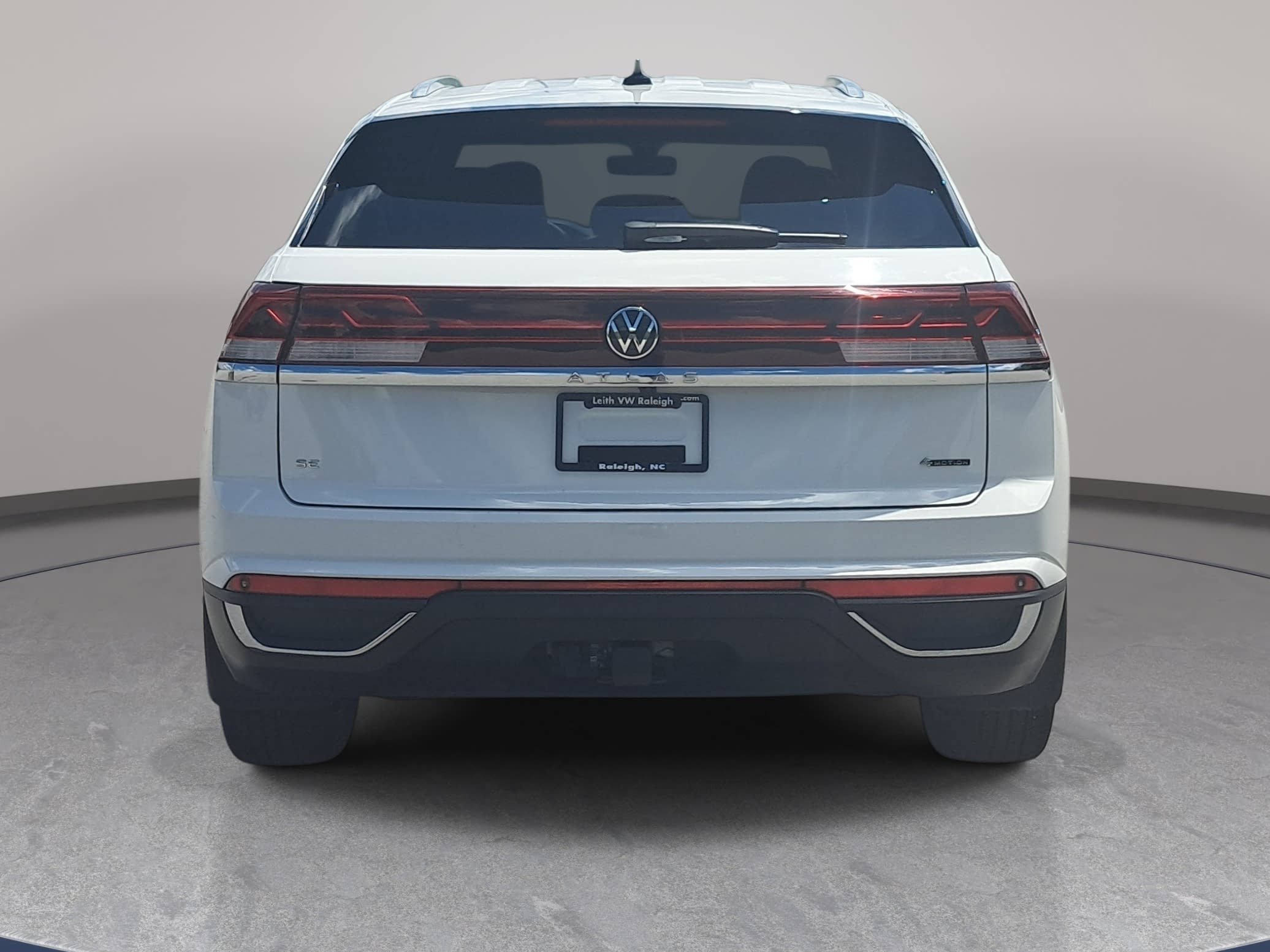 Used 2024 Volkswagen Atlas Cross Sport SE w/ Black Wheel Package AWD/4WD image 6