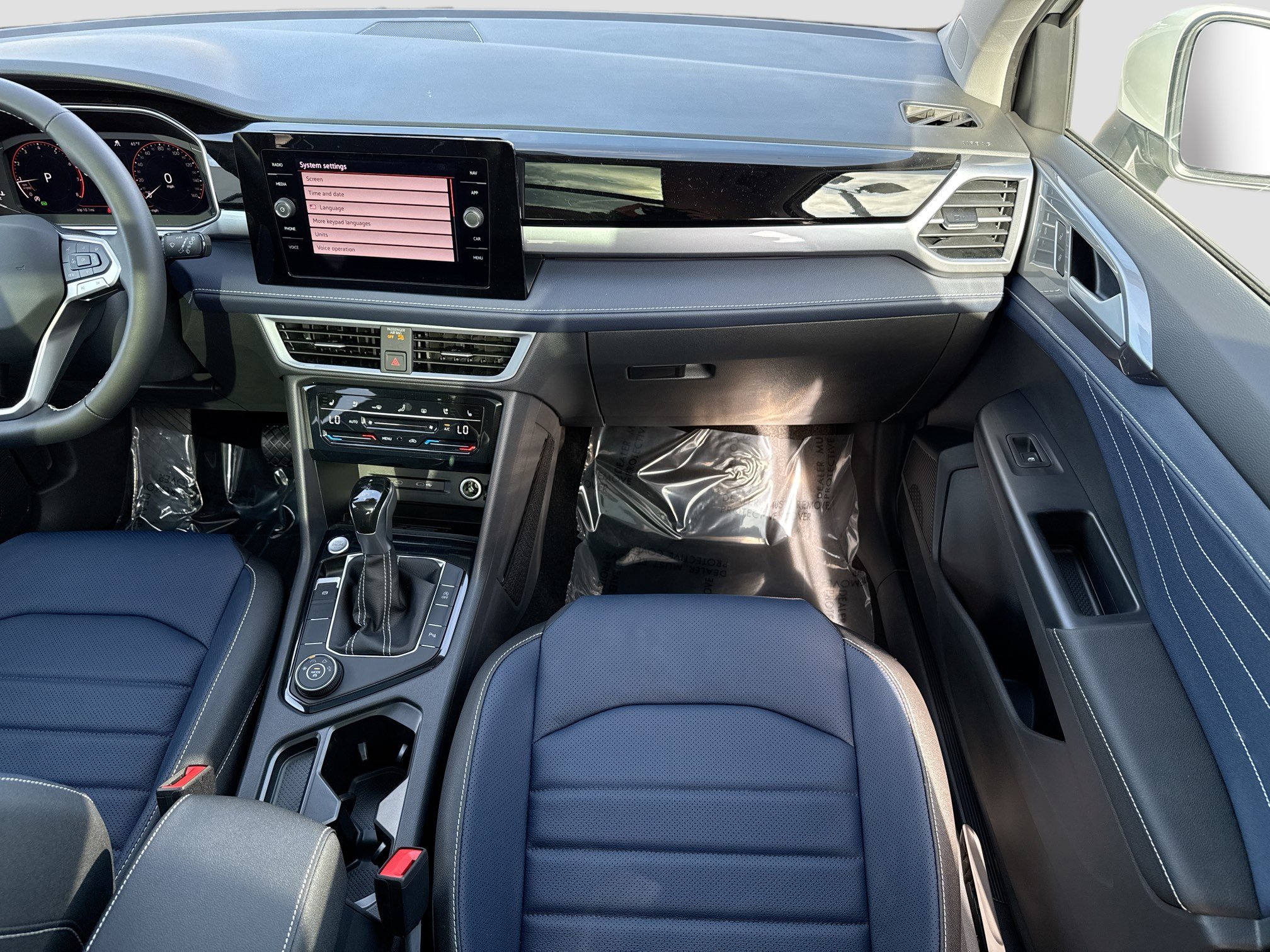 New 2026 Volkswagen Taos SEL AWD/4WD image 17