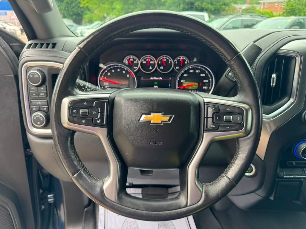 Used 2021 Chevrolet Silverado 1500 LT AWD/4WD image 25