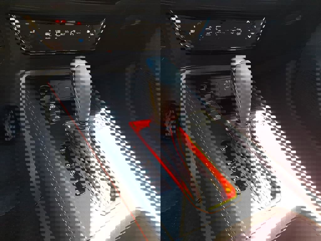 New 2026 Nissan Kicks SR w/ Cold Weather Package image 7