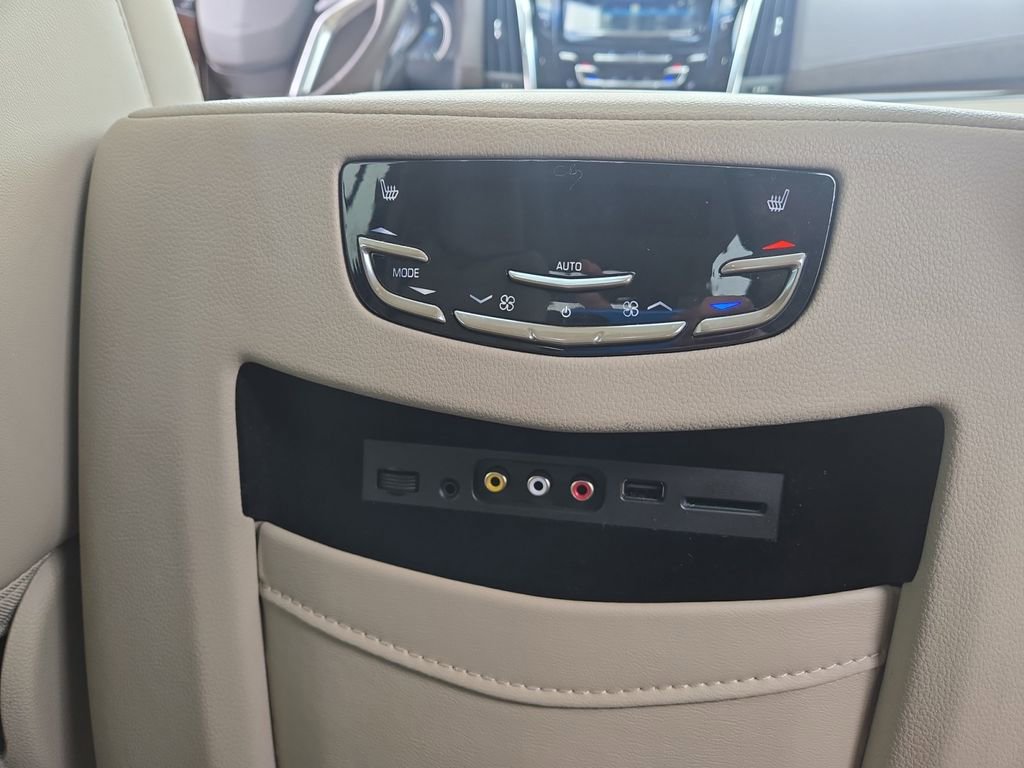 Used 2016 Cadillac Escalade Luxury image 20