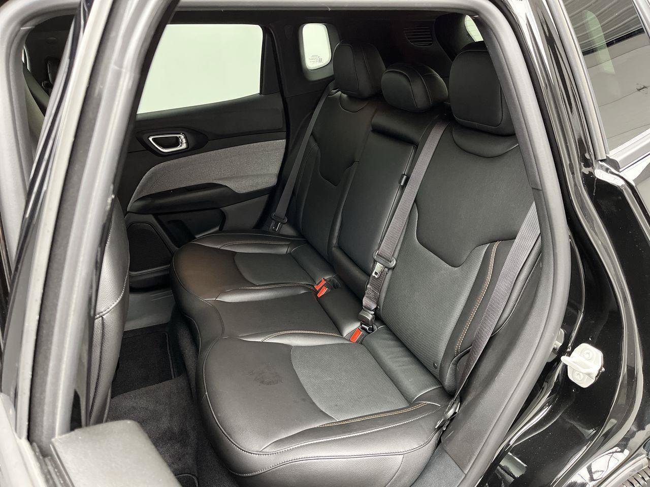 Used 2023 Jeep Compass Latitude AWD/4WD image 10