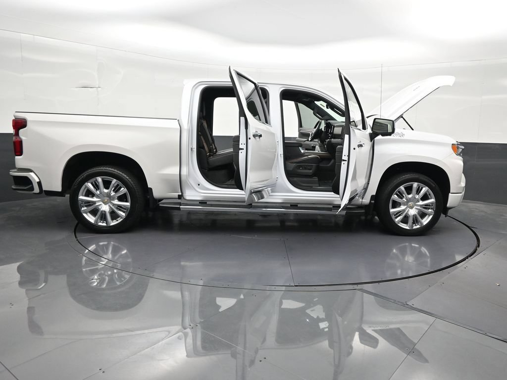 Used 2024 Chevrolet Silverado 1500 High Country w/ High Country Premium Package AWD/4WD image 33