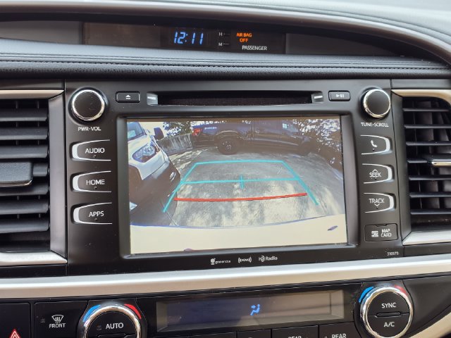 Used 2018 Toyota Highlander XLE AWD/4WD image 27
