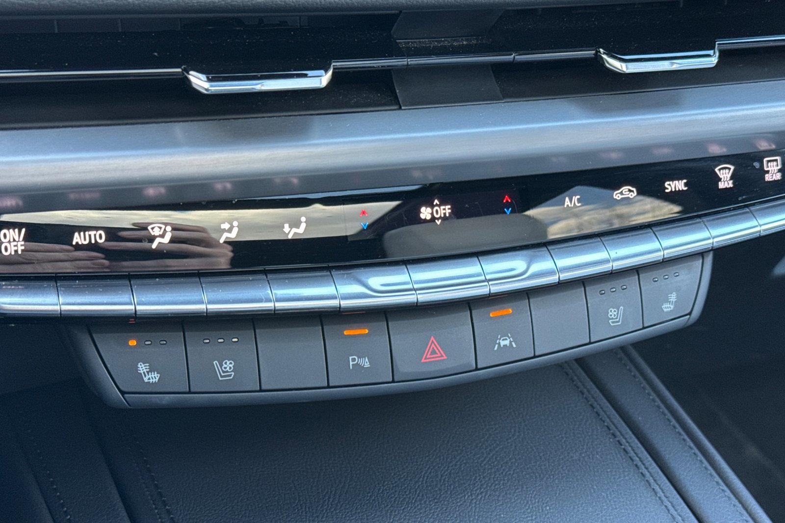 Used 2024 Cadillac XT4 Sport image 21