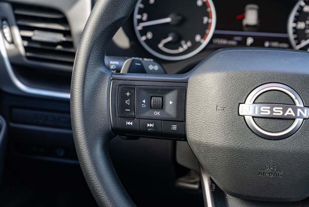 Certified 2025 Nissan Rogue S image 13