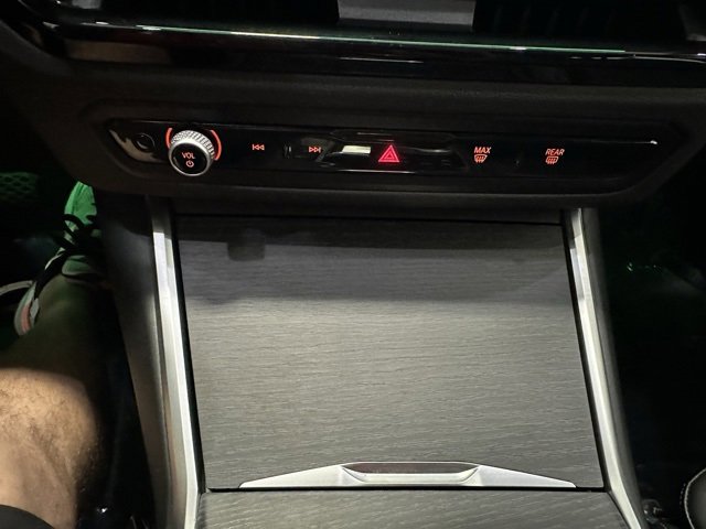 Used 2025 BMW 330i xDrive Sedan w/ Premium Package image 18