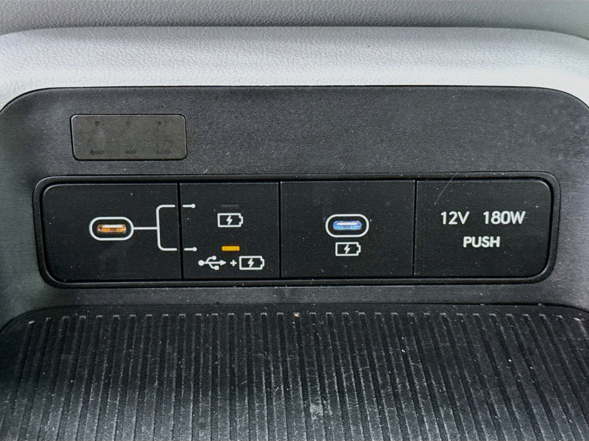 Used 2025 Hyundai Kona SEL FWD image 26