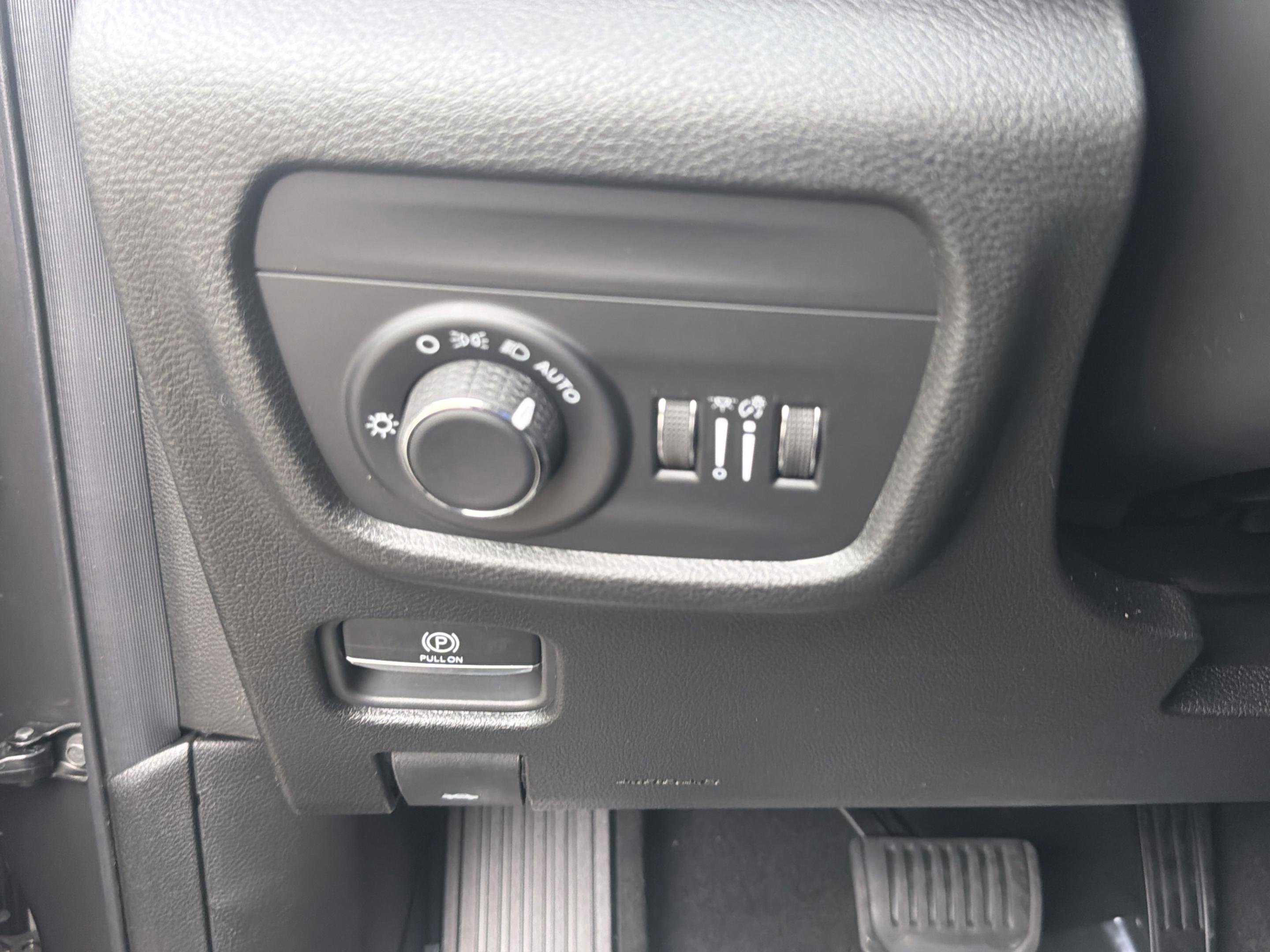 New 2026 Jeep Grand Cherokee Altitude RWD image 20