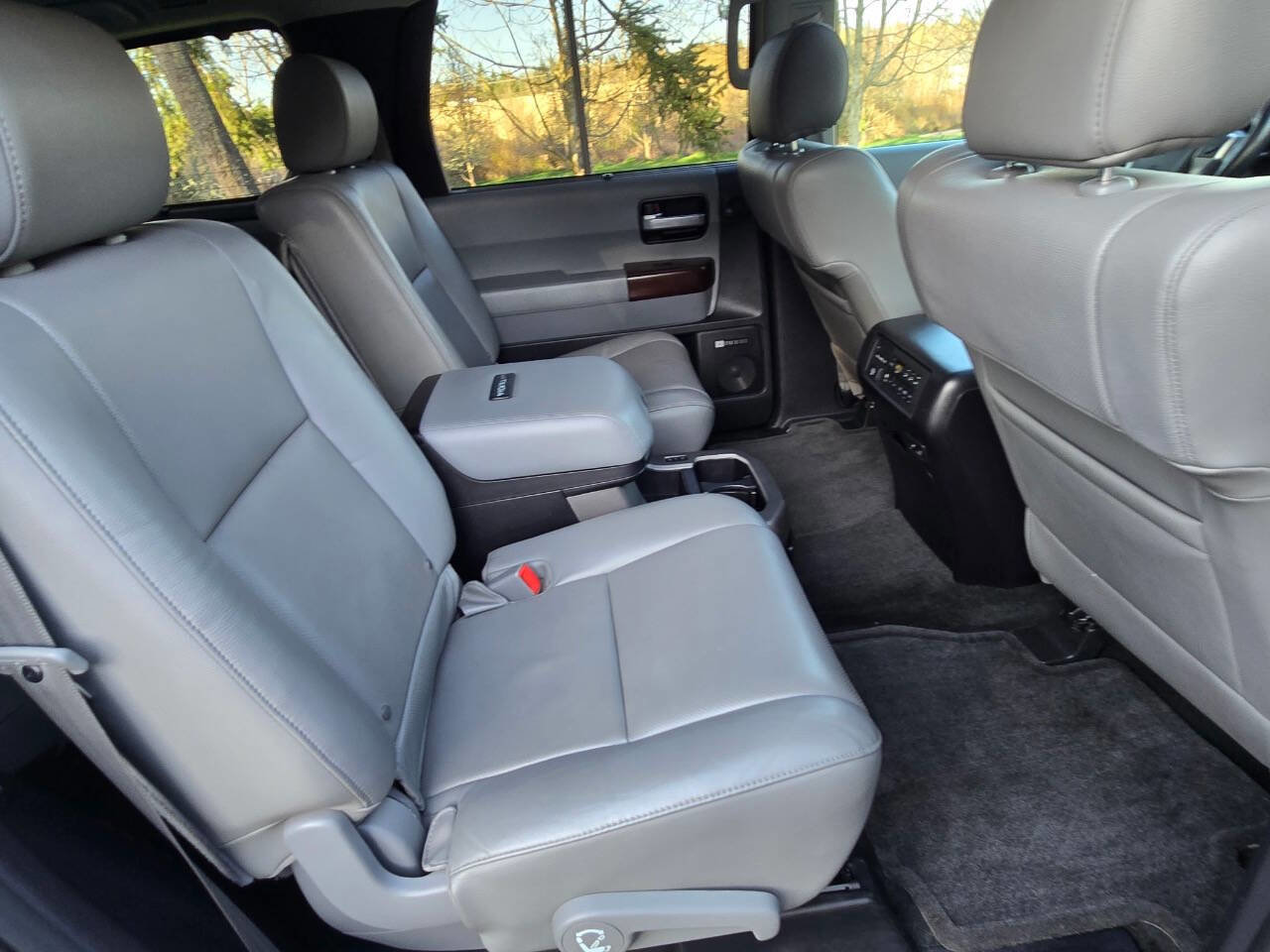 Used 2016 Toyota Sequoia Platinum image 15