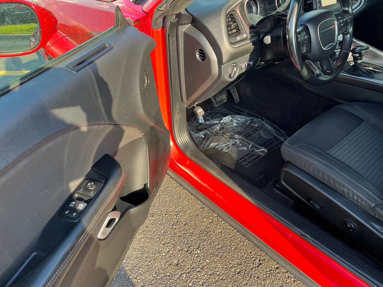 Used 2015 Dodge Challenger SXT RWD image 16