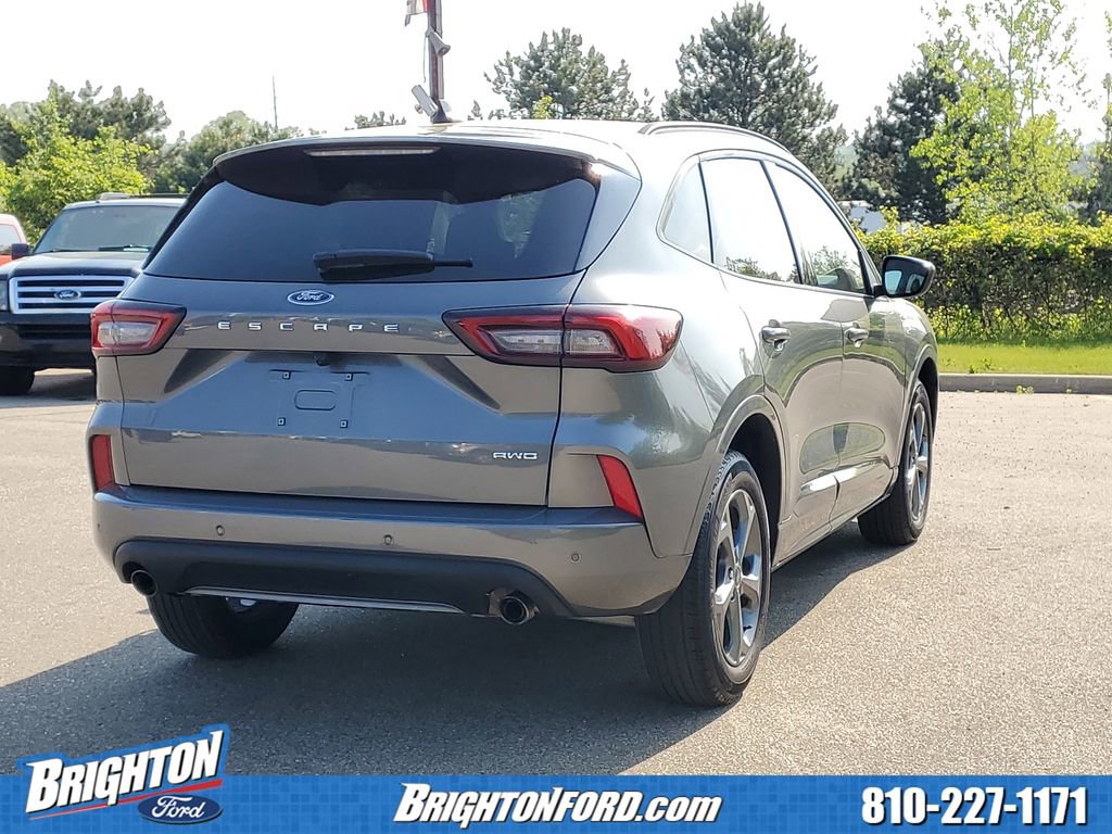 Used 2024 Ford Escape ST-Line w/ Tech Pack #1 AWD/4WD image 4
