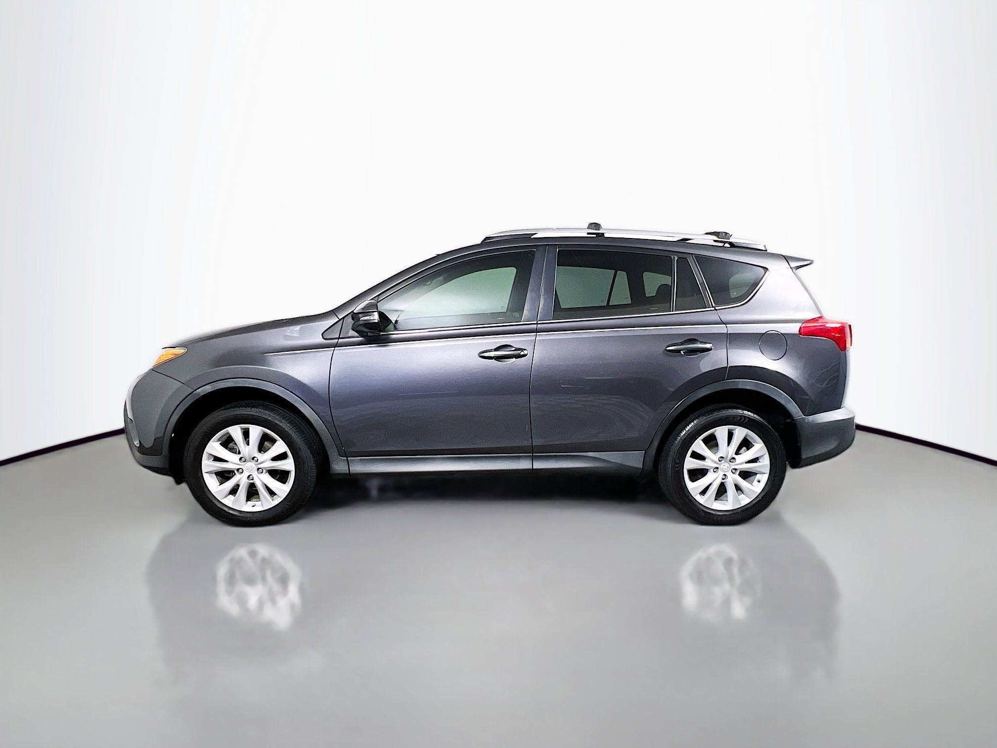 Used 2015 Toyota RAV4 Limited w/ Technology Package image 9