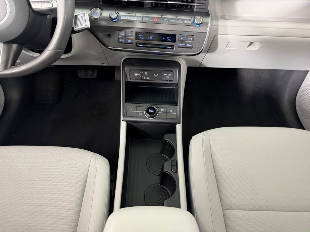 Used 2024 Hyundai Kona SEL image 17