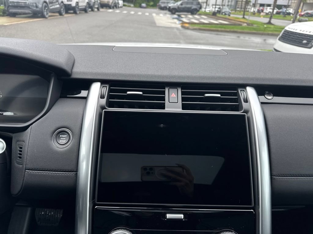 New 2026 Land Rover Discovery S AWD/4WD image 25
