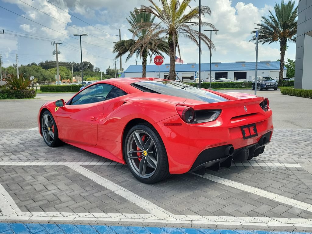 Used 2018 Ferrari 488 GTB RWD image 3