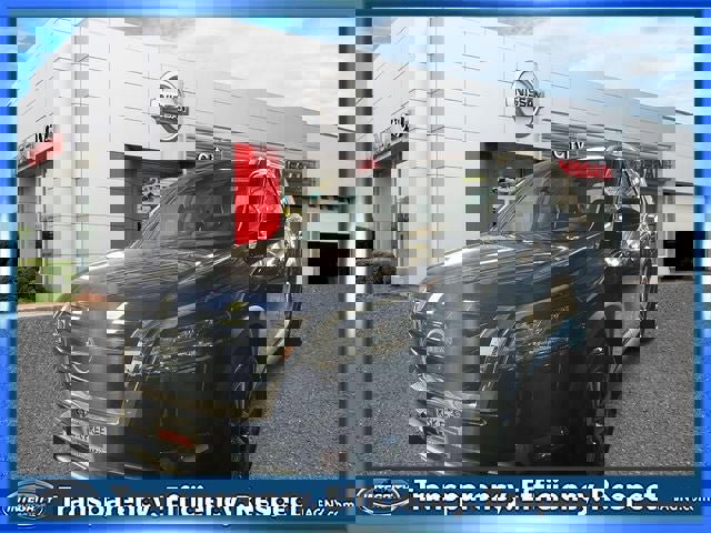 Used 2025 Nissan Pathfinder SL image 4