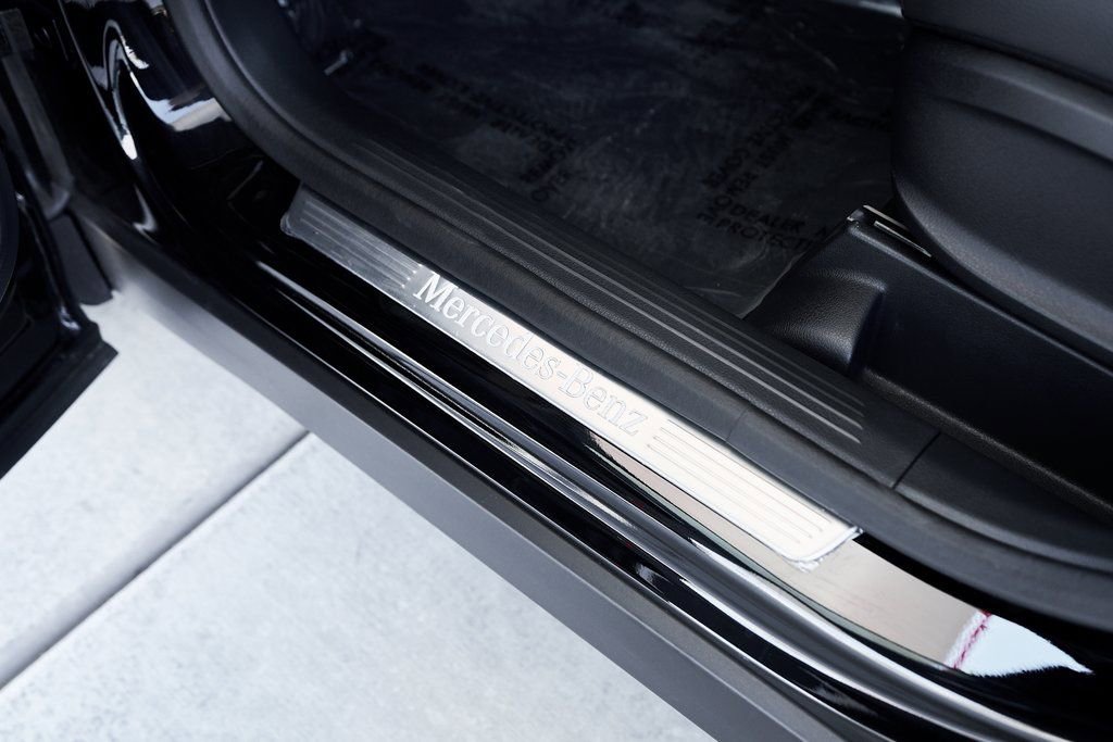 Used 2025 Mercedes-Benz GLB 250 4MATIC w/ Exclusive Package image 20