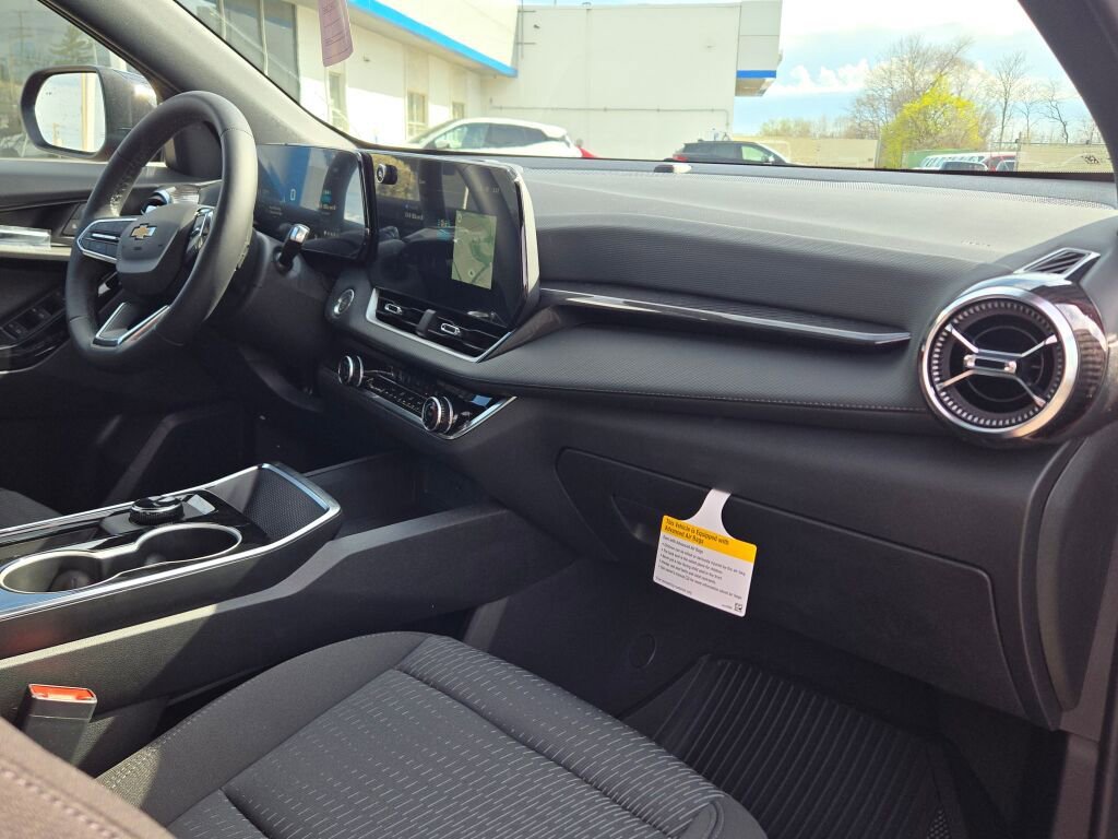 New 2026 Chevrolet Equinox LT w/ LPO, Floor Liner Package FWD image 7