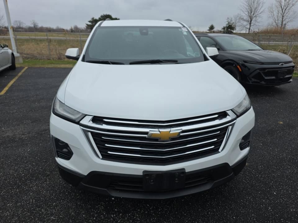 Used 2023 Chevrolet Traverse LT image 2