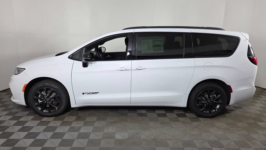 New 2025 Chrysler Pacifica Select w/ Fav Edition Package FWD image 4