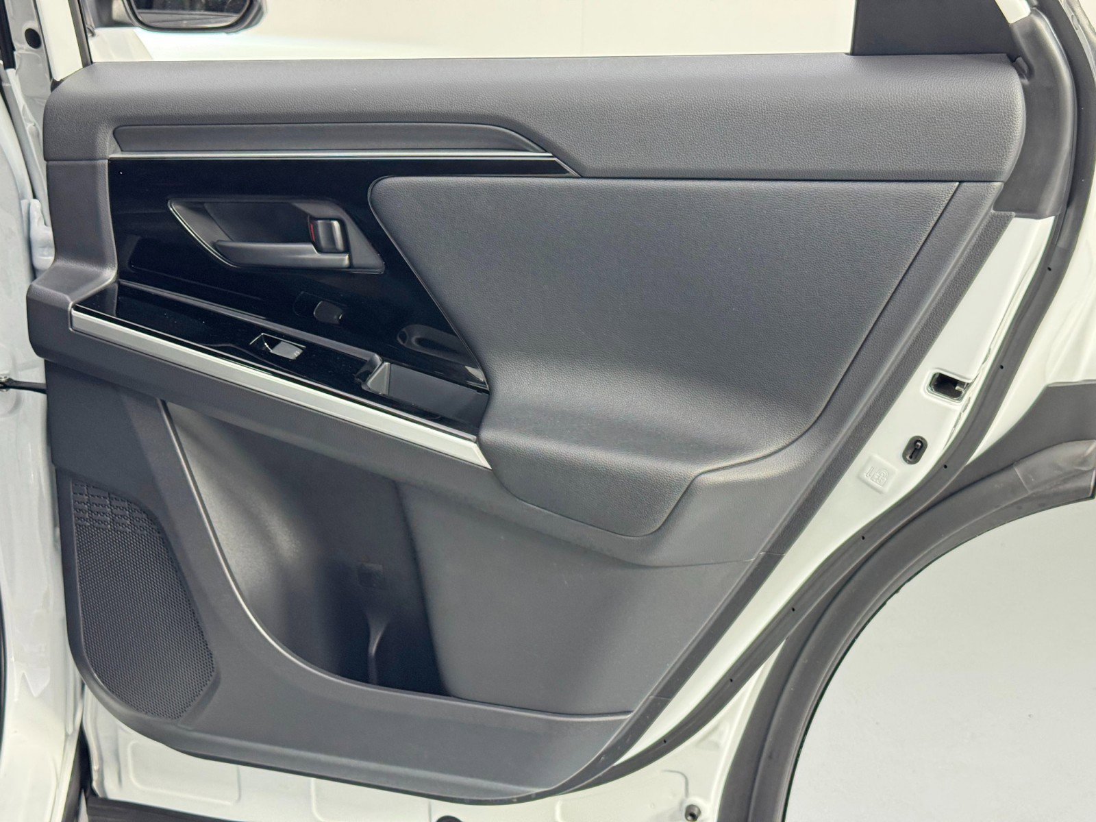 Used 2024 Toyota bZ4X Limited image 40