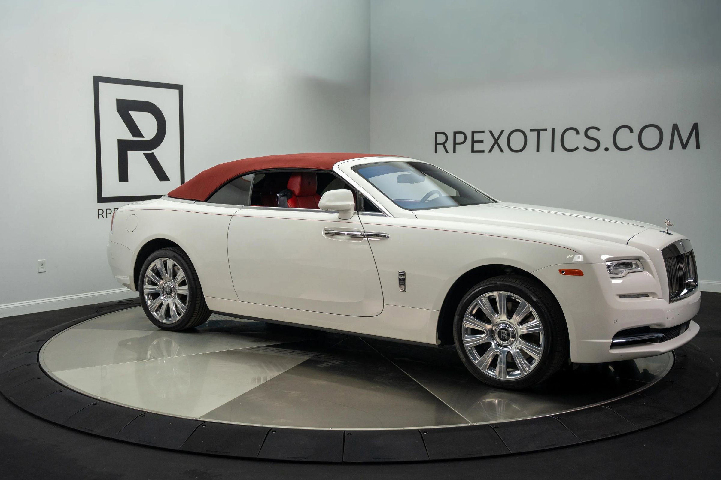 Used 2017 Rolls-Royce Dawn image 10