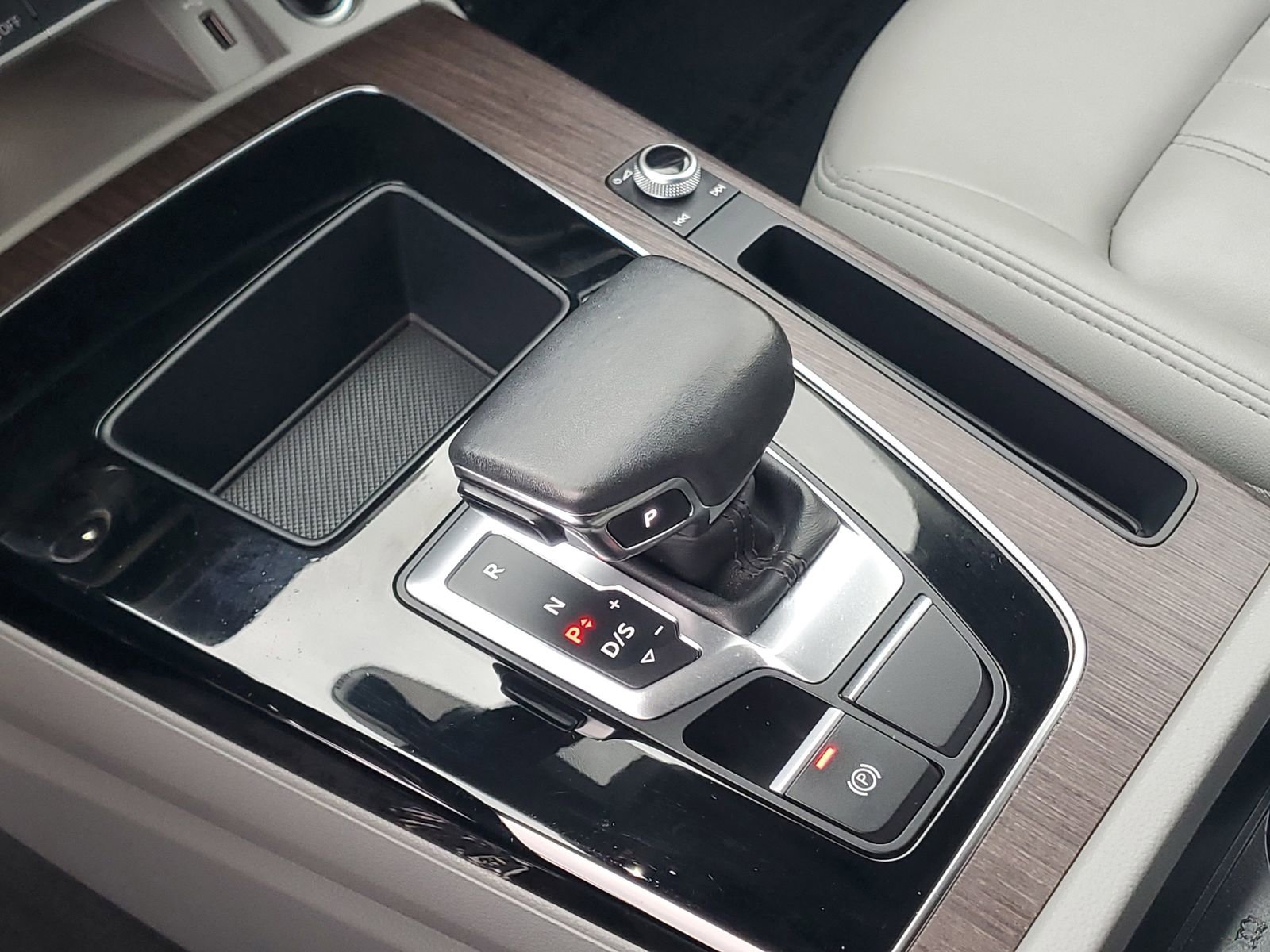 Used 2022 Audi Q5 2.0T Premium w/ Convenience Package image 34