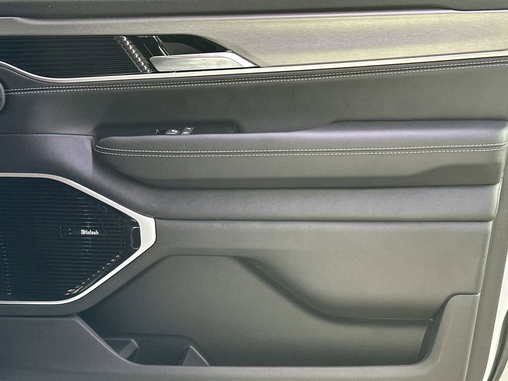New 2026 Jeep Grand Wagoneer L Limited AWD/4WD image 11