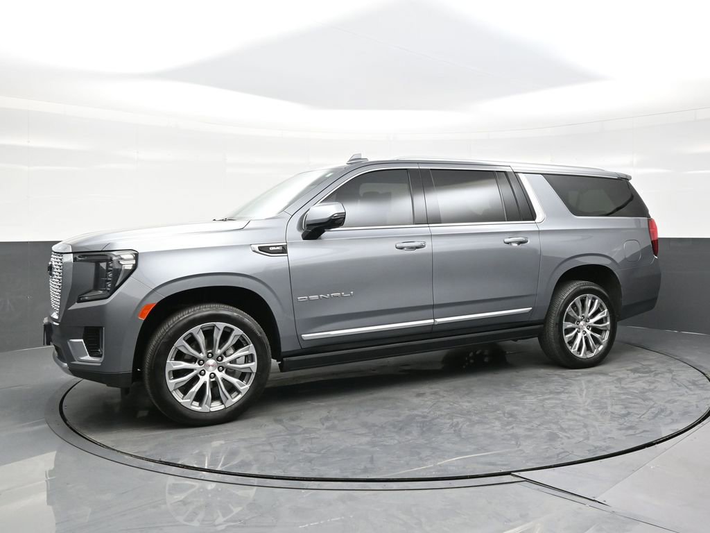 Used 2021 GMC Yukon XL Denali w/ Denali Ultimate Package AWD/4WD image 3