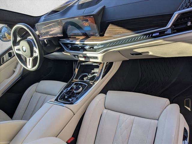 Used 2025 BMW X7 M60i w/ Executive Package image 28