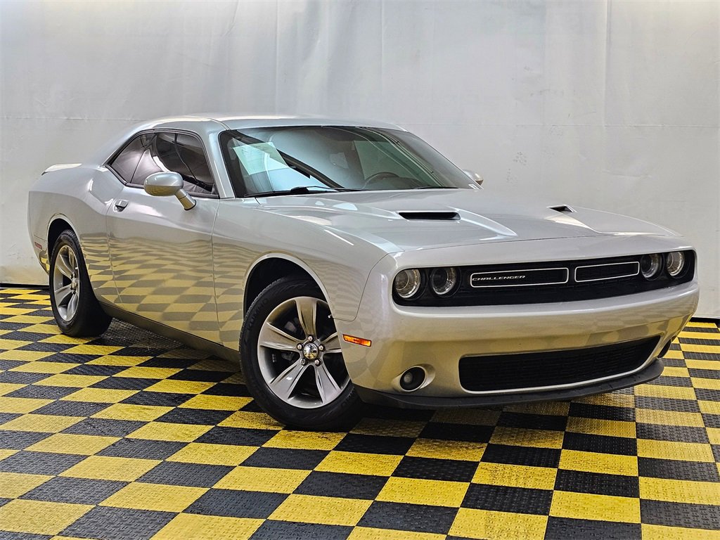 Used 2020 Dodge Challenger SXT w/ Driver Convenience Group image 1