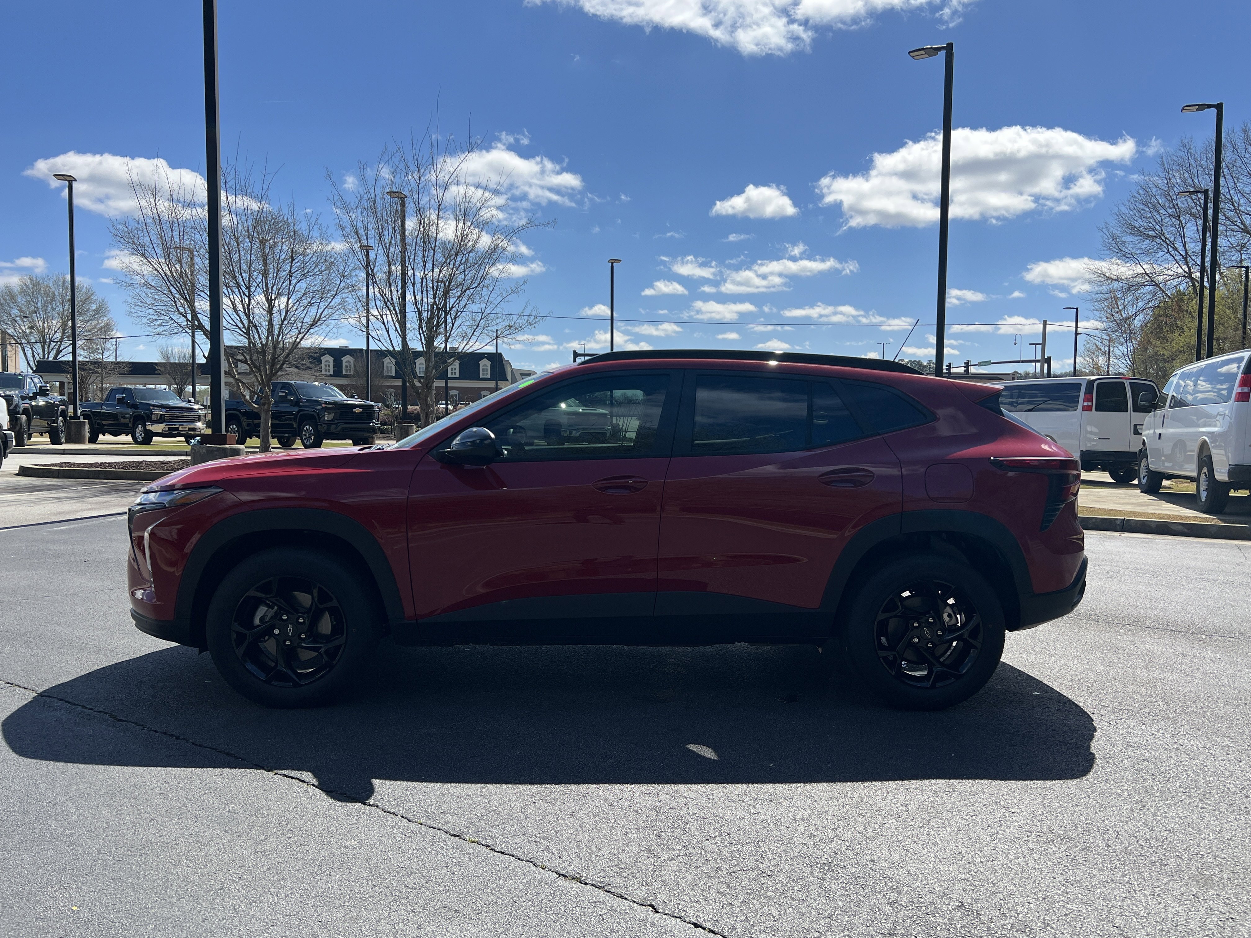 New 2026 Chevrolet Trax LT w/ Midnight Edition image 6