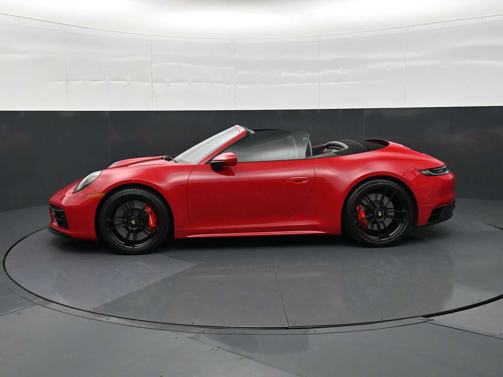 Certified 2024 Porsche 911 Carrera GTS RWD image 2