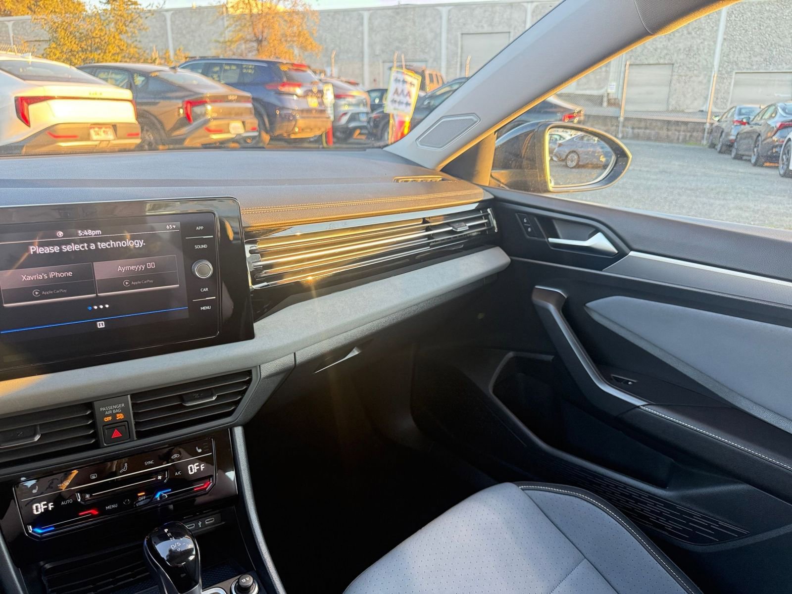 Used 2025 Volkswagen Jetta SE image 36