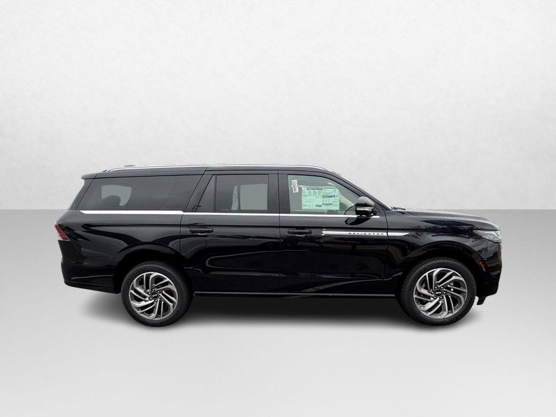 New 2025 Lincoln Navigator L Reserve image 4