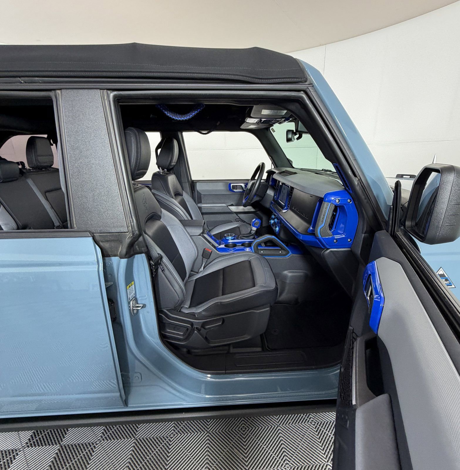 Used 2023 Ford Bronco Black Diamond image 5