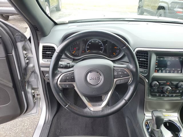 Used 2020 Jeep Grand Cherokee Laredo image 25