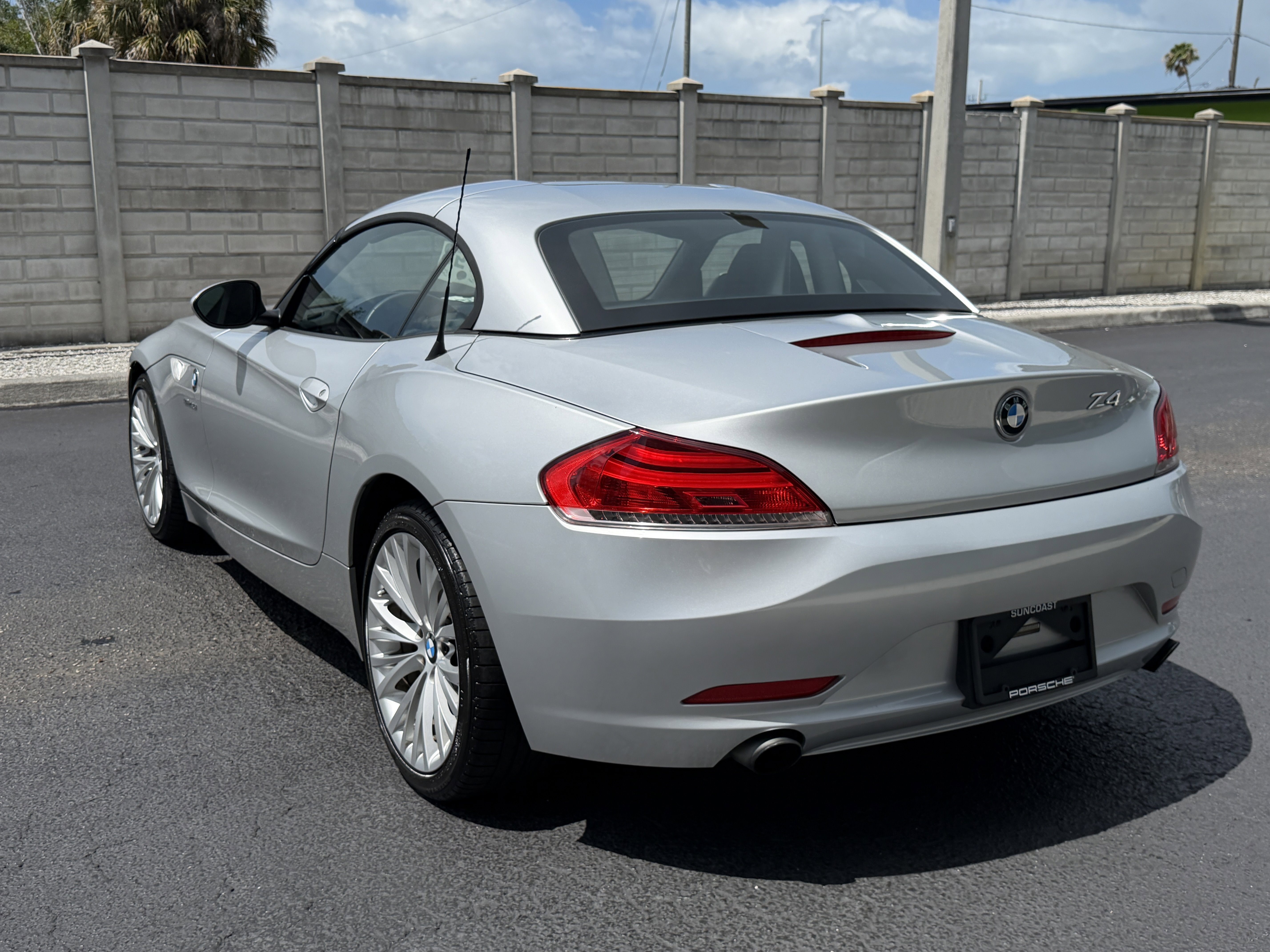 Used 2009 BMW Z4 sDrive35i RWD image 3